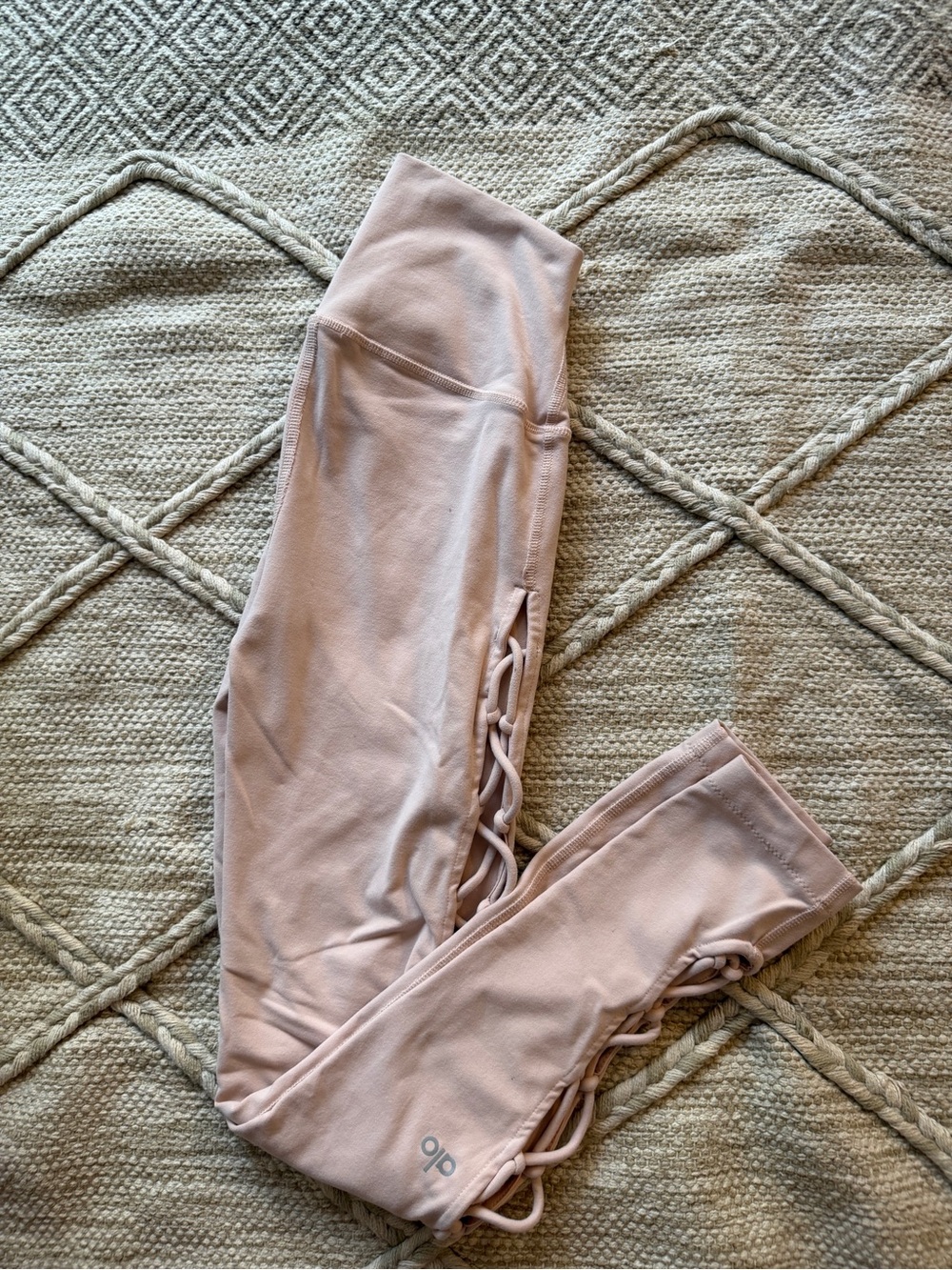 Alo interlocking leggings XS